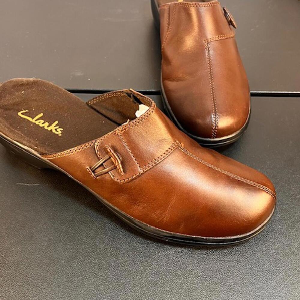 Clarks Women's Brown Leather Mules - Comfortable Slip‎ Ons - Read Description